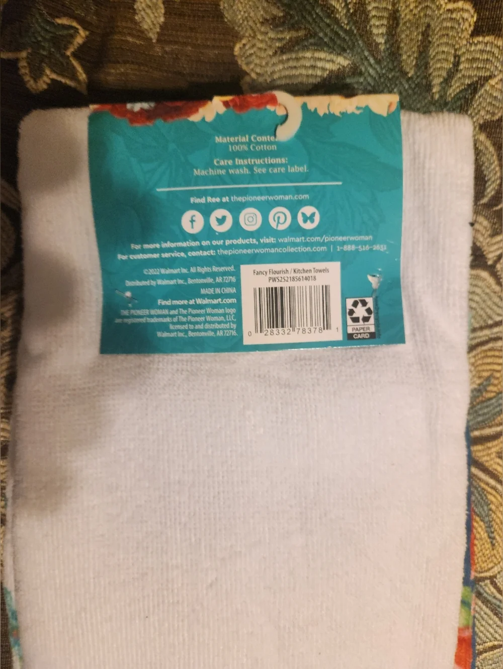The Pioneer Woman The Pioneer Woman Kitchen Towels with Lace Trim - Picture 4 of 4